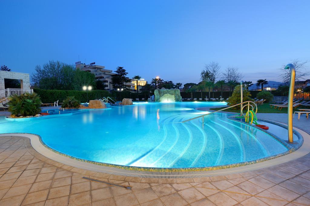 Hotel Terme All'Alba Abano Terme Esterno foto